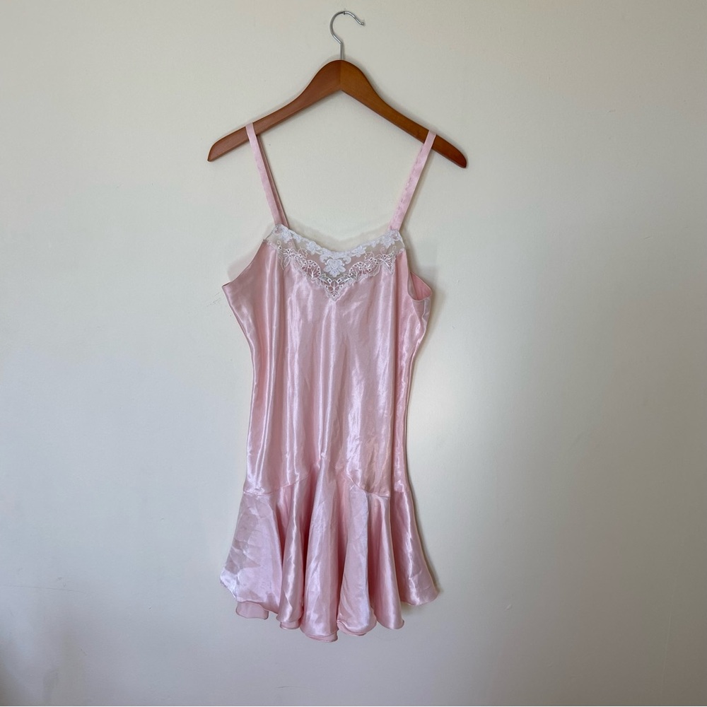 Vintage Victoria’s Secret Gold Label Pink Lace Trim Satin Nightgown Sz L - Picture 2 of 9